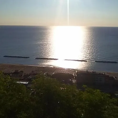 Castello - Solo Pernotto Szálloda Cupra Marittima