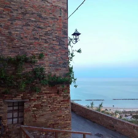 Castello Di Mara Hotell 2*