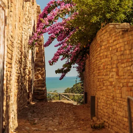 Castello Di Mara 2*